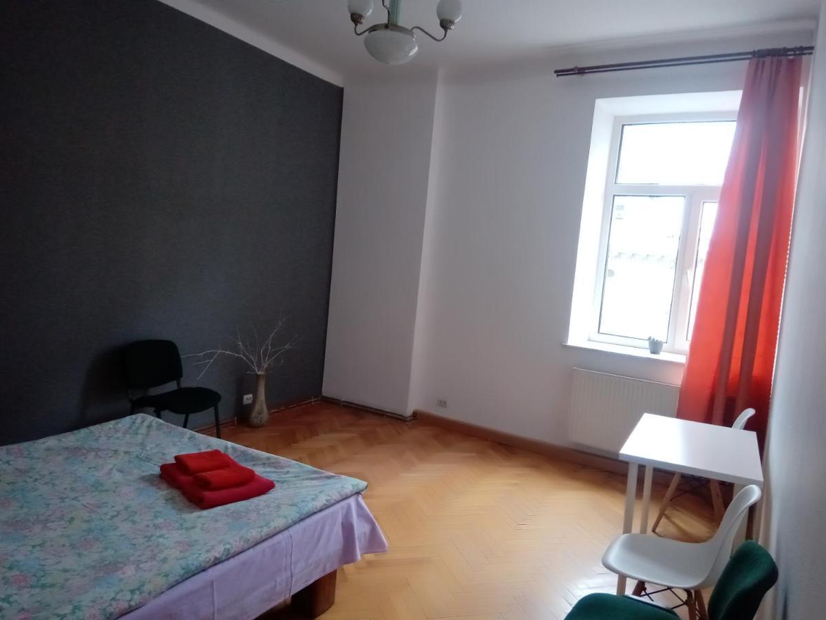 Apartment On Svobody Avenue 利沃夫 外观 照片
