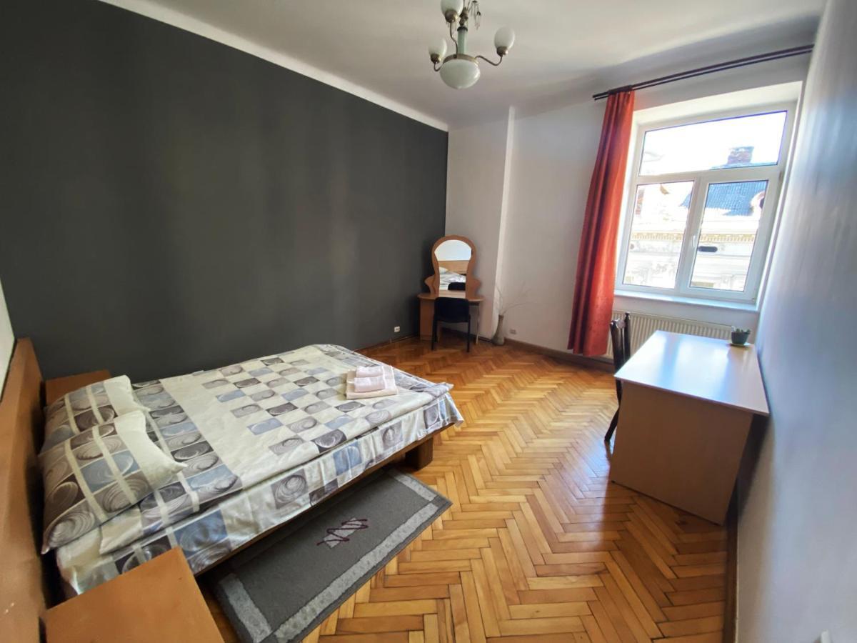 Apartment On Svobody Avenue 利沃夫 外观 照片