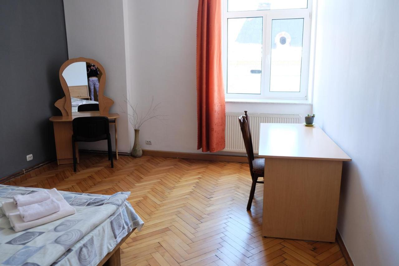 Apartment On Svobody Avenue 利沃夫 外观 照片
