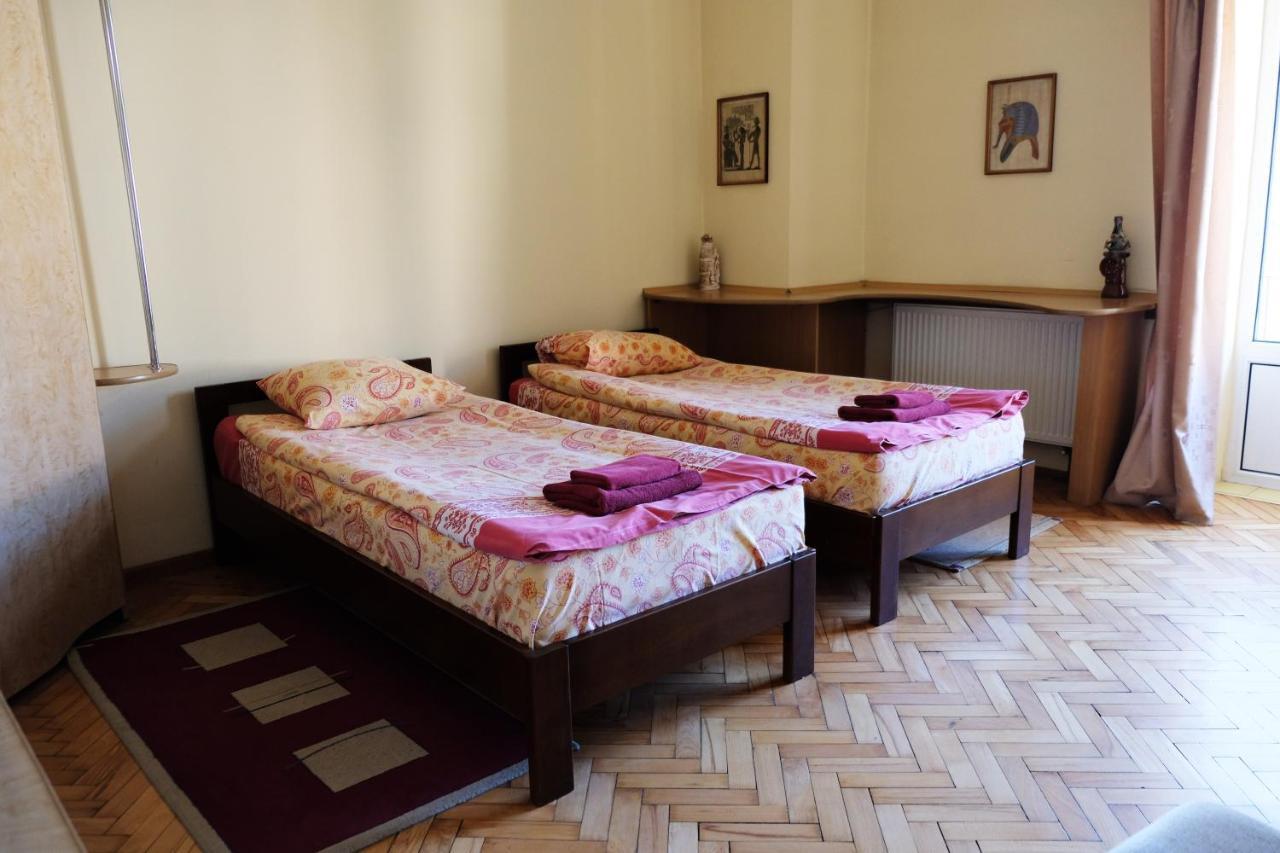 Apartment On Svobody Avenue 利沃夫 外观 照片