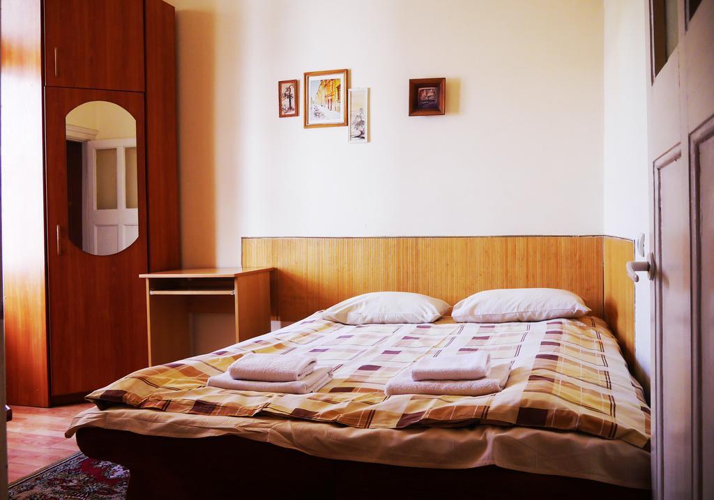 Apartment On Svobody Avenue 利沃夫 外观 照片
