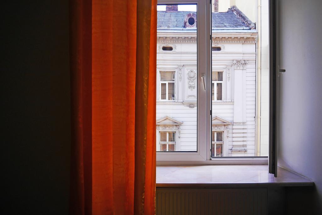 Apartment On Svobody Avenue 利沃夫 外观 照片