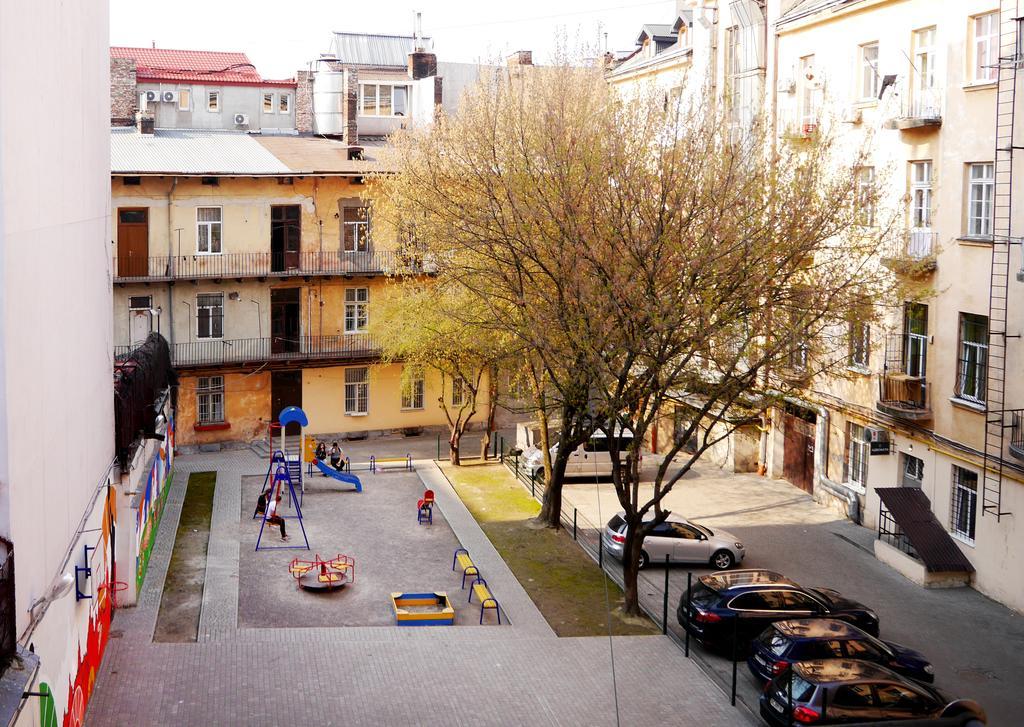Apartment On Svobody Avenue 利沃夫 外观 照片