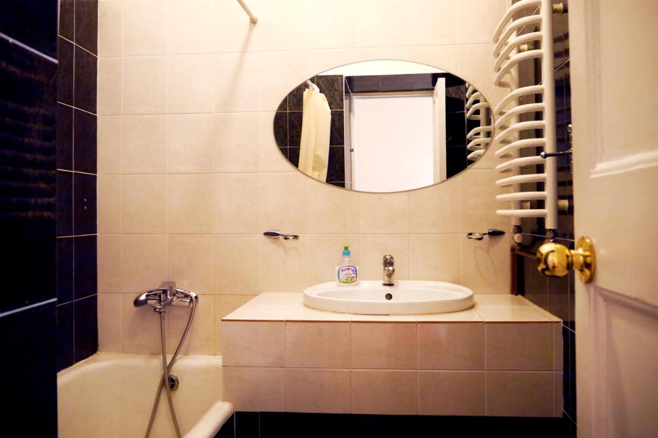 Apartment On Svobody Avenue 利沃夫 外观 照片
